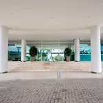 Apto con salida directa a la playa Cartagena Colombia