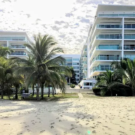 Apto Con Salida Directa A La Playa Colombia *